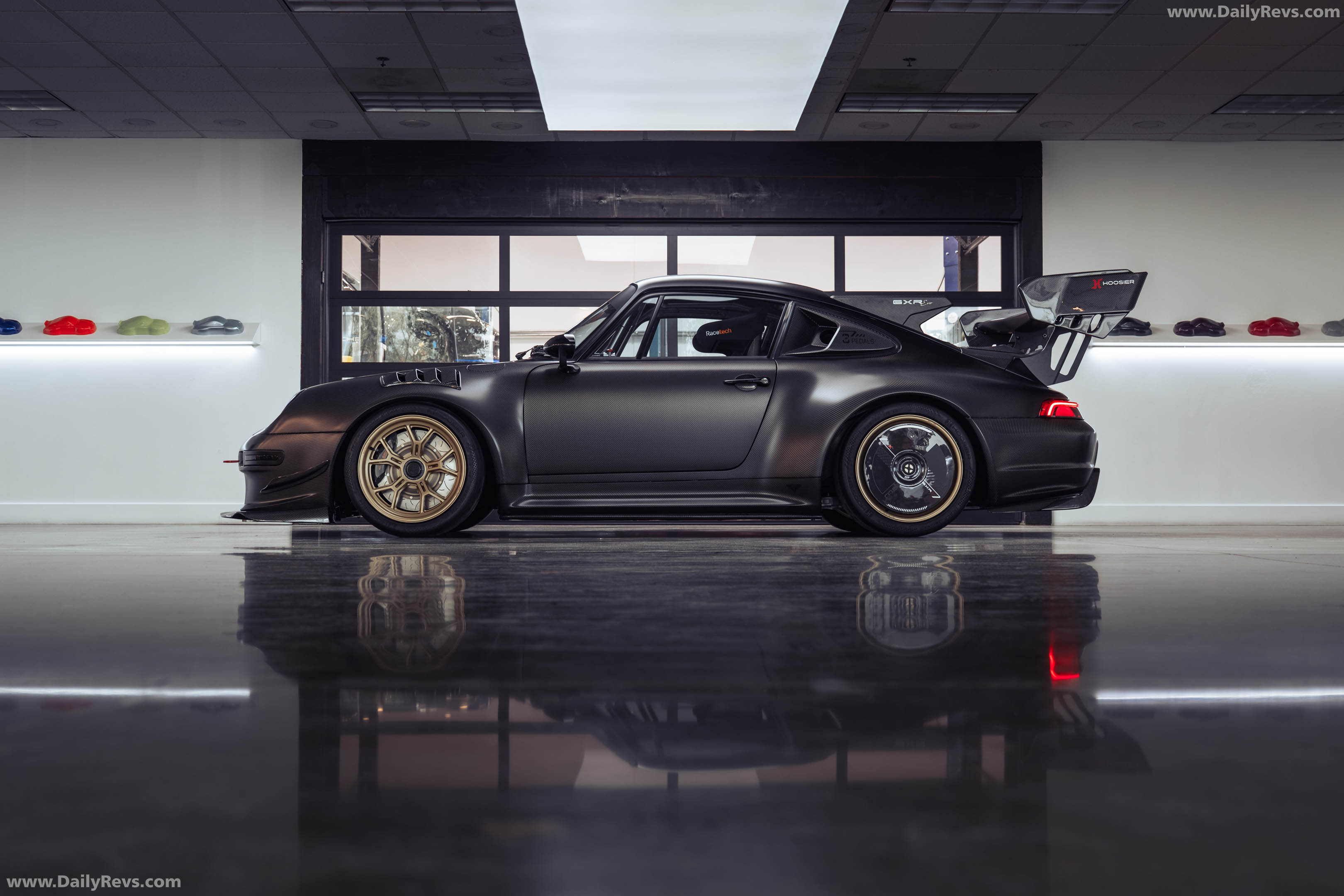 2027 Gunther Werks GXR-Evo Side View